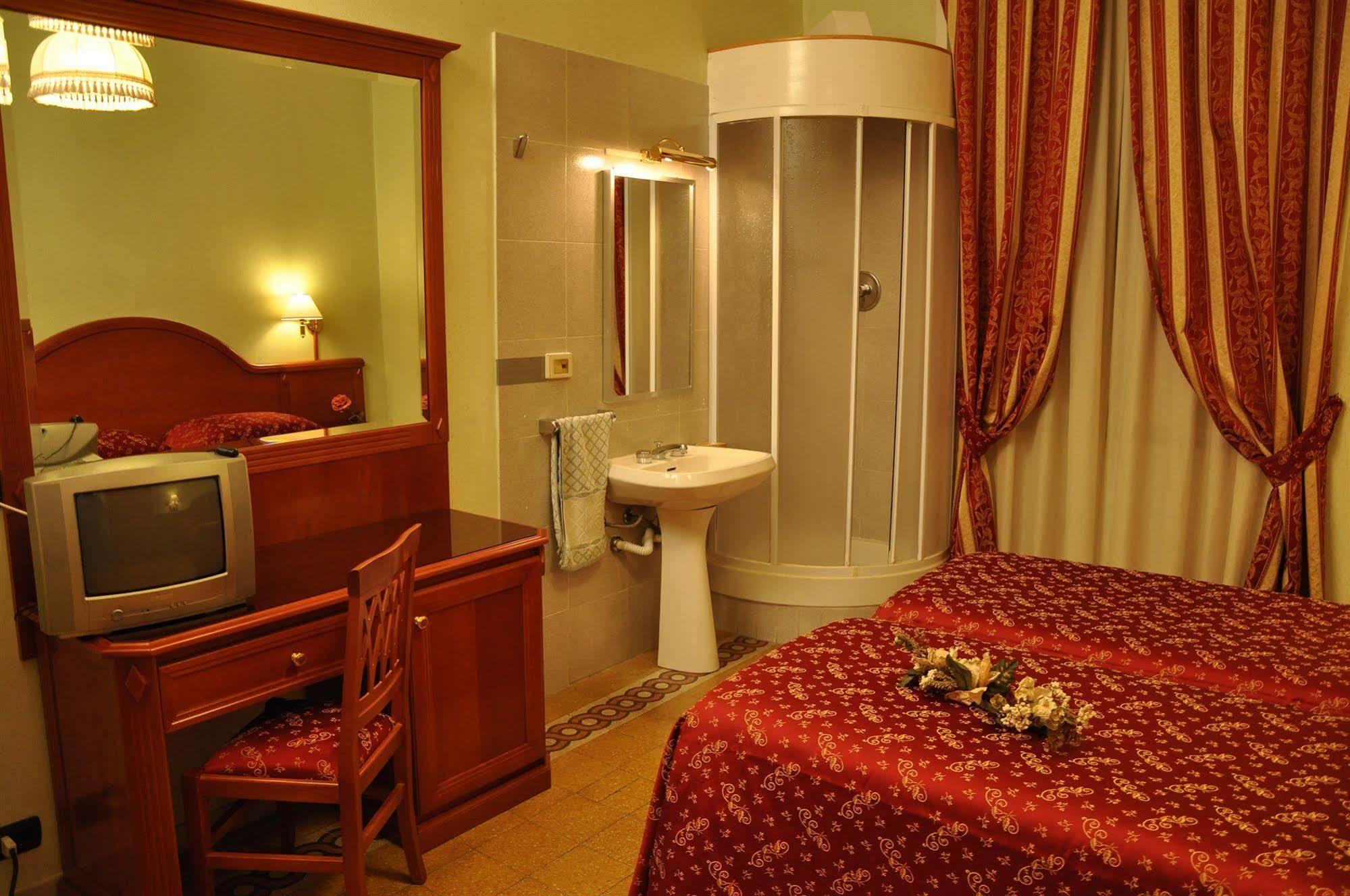 רומא Albergo Sandra מראה חיצוני תמונה