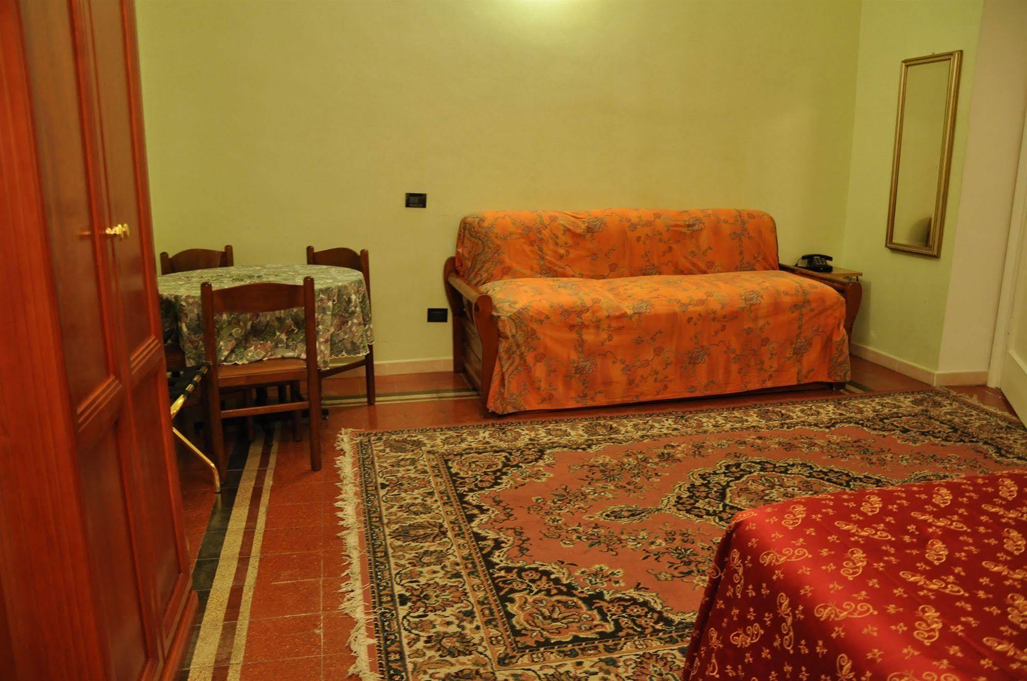 רומא Albergo Sandra מראה חיצוני תמונה
