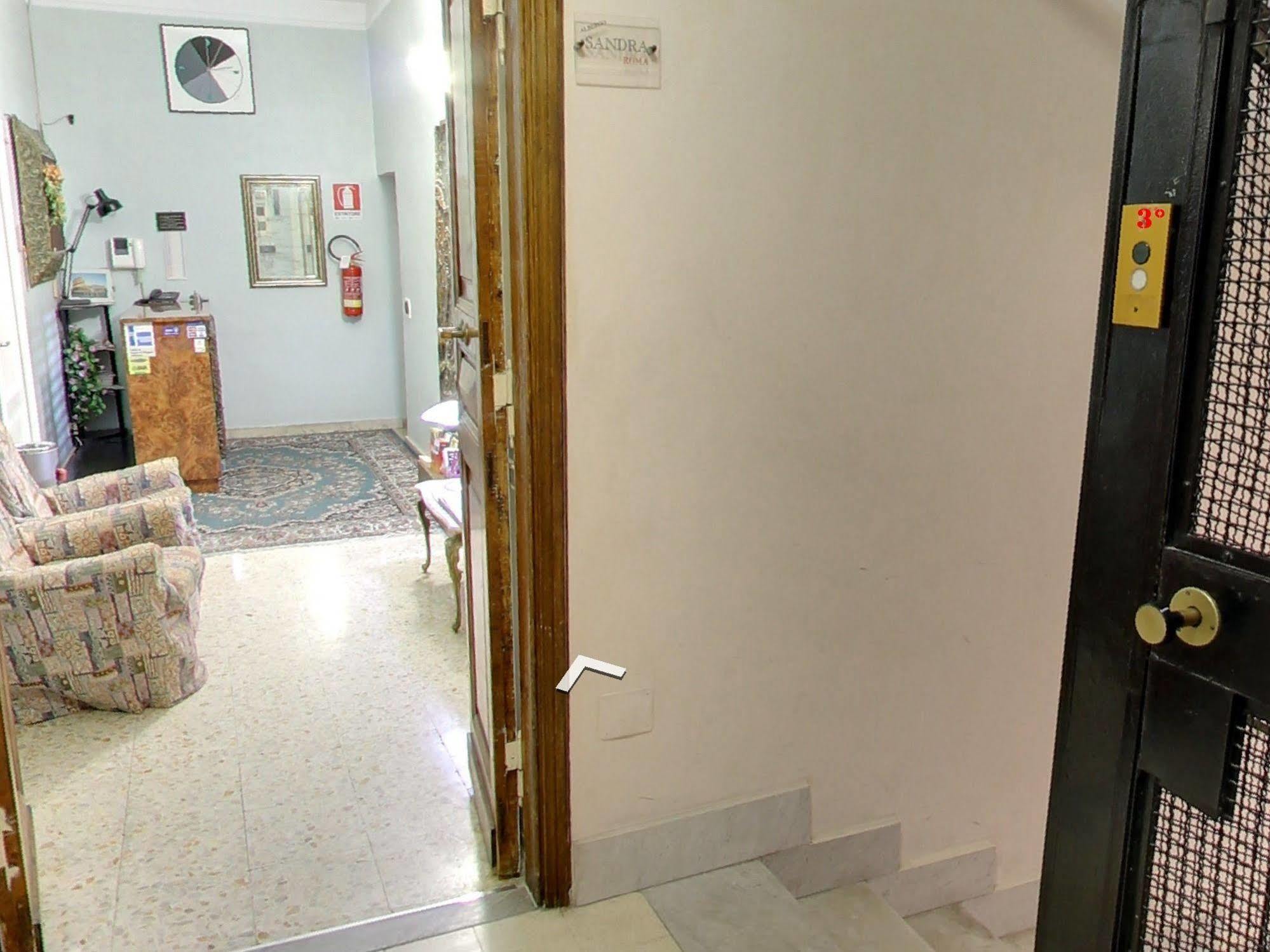 רומא Albergo Sandra מראה חיצוני תמונה