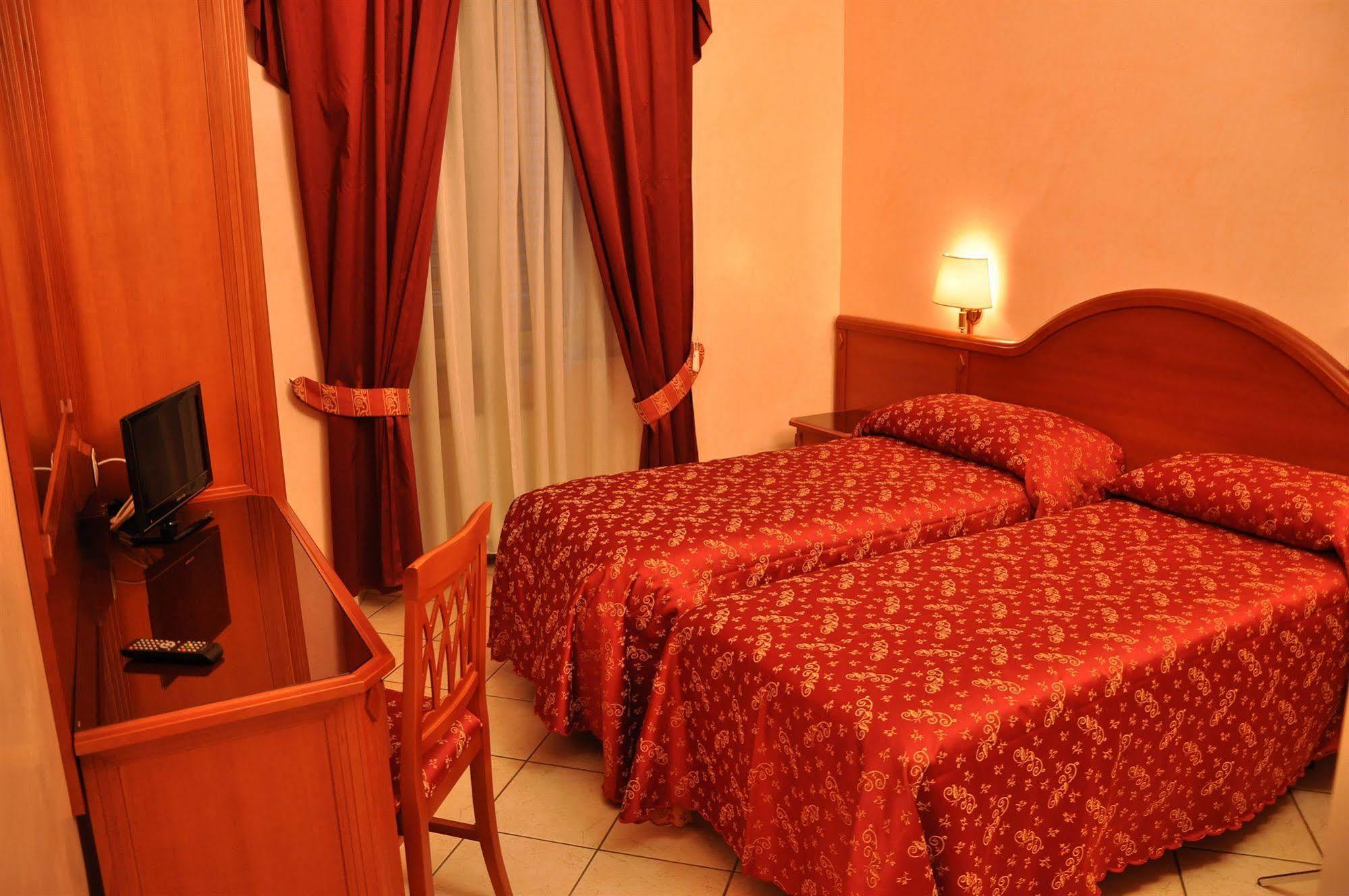 רומא Albergo Sandra מראה חיצוני תמונה