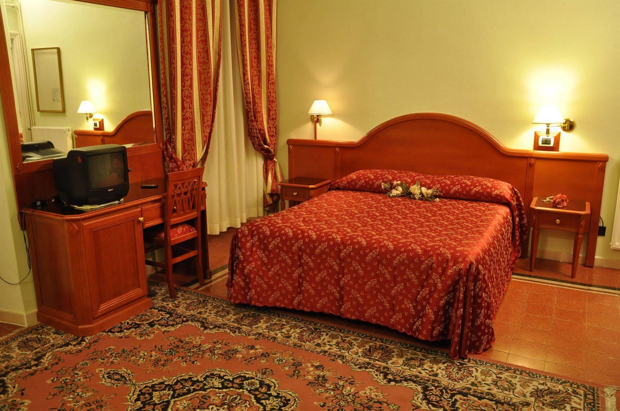 רומא Albergo Sandra מראה חיצוני תמונה